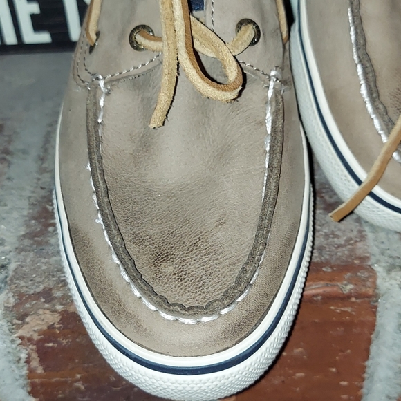 Shoes - Picture 2 of 8